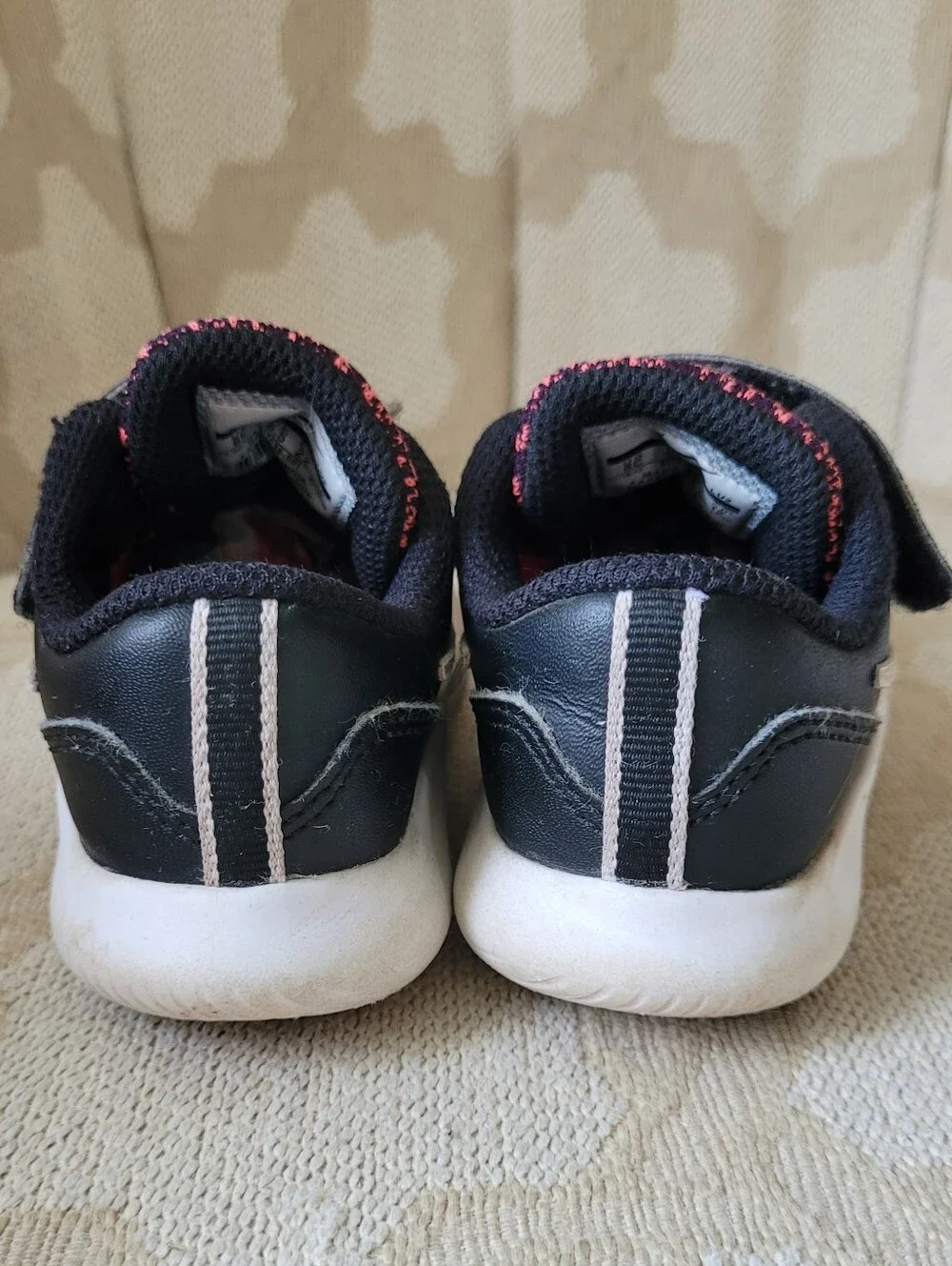 NIKE FLEX CONTACT SNEAKERS PINK BLACK TODDLER LITTLE KIDS SIZE 6 - Picture 4 of 13
